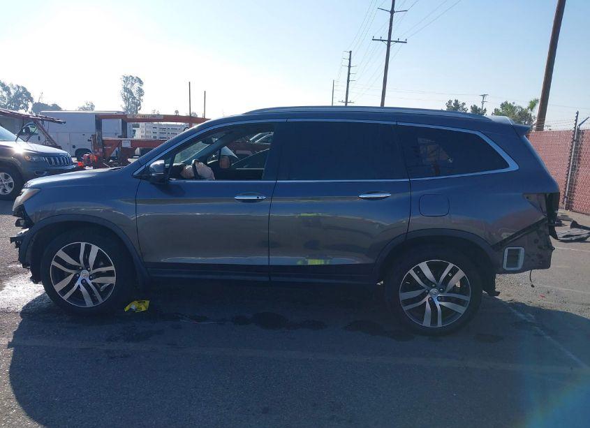 Photo 15 of 2016 Honda Pilot TOURING (VIN 5FNYF5H90GB027373)