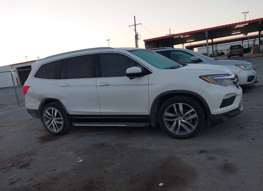 Photo 13 of 2016 Honda Pilot TOURING (VIN 5FNYF5H90GB038552)