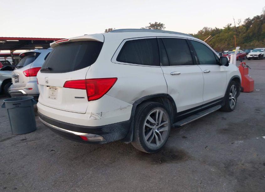Photo 4 of 2016 Honda Pilot TOURING (VIN 5FNYF5H90GB038552)