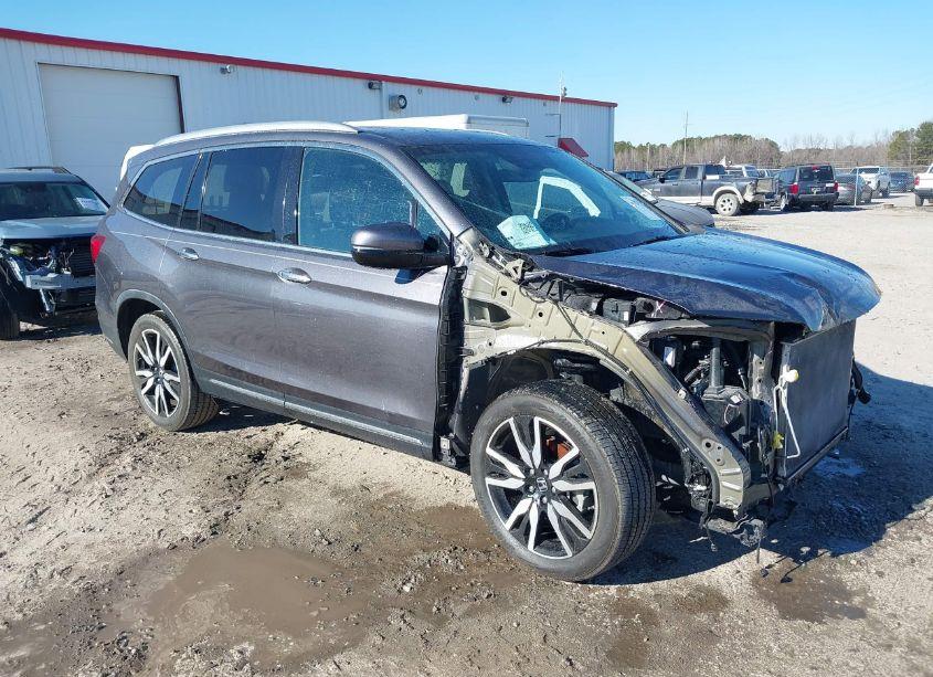 2019 Honda Pilot TOURING (VIN 5FNYF5H90KB003986) main photo