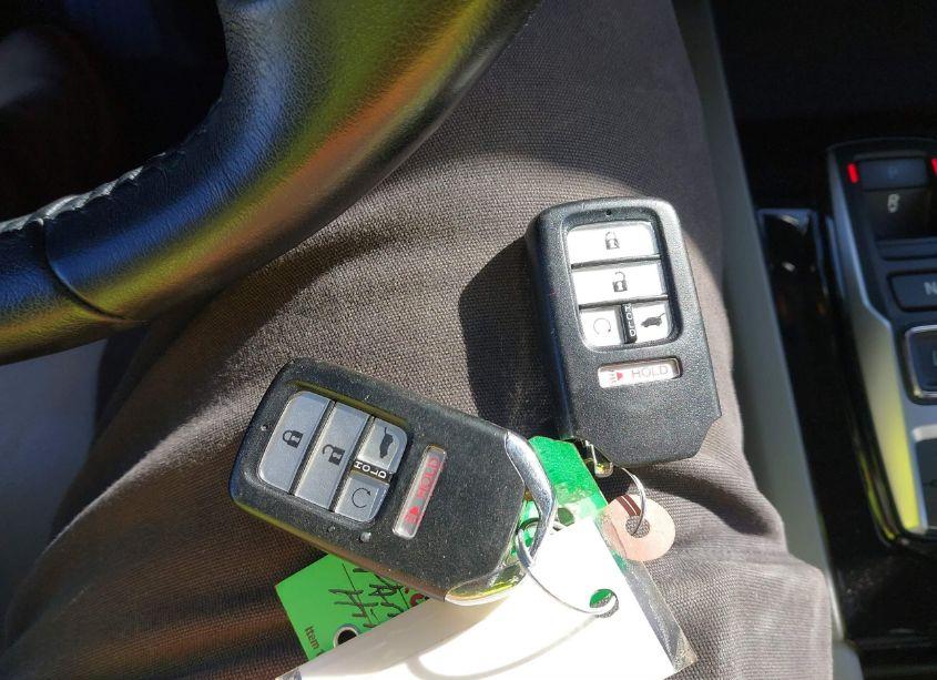 Photo 11 of 2019 Honda Pilot TOURING (VIN 5FNYF5H90KB003986)