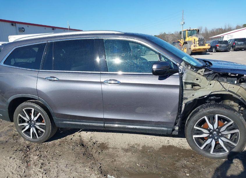 Photo 14 of 2019 Honda Pilot TOURING (VIN 5FNYF5H90KB003986)