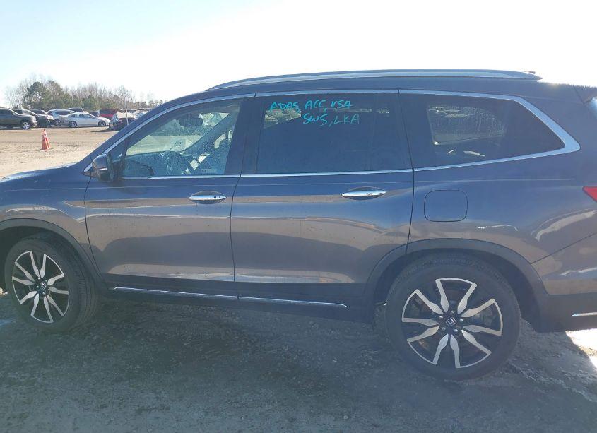 Photo 15 of 2019 Honda Pilot TOURING (VIN 5FNYF5H90KB003986)