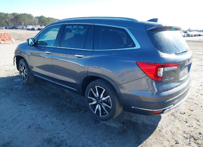 Photo 3 of 2019 Honda Pilot TOURING (VIN 5FNYF5H90KB003986)