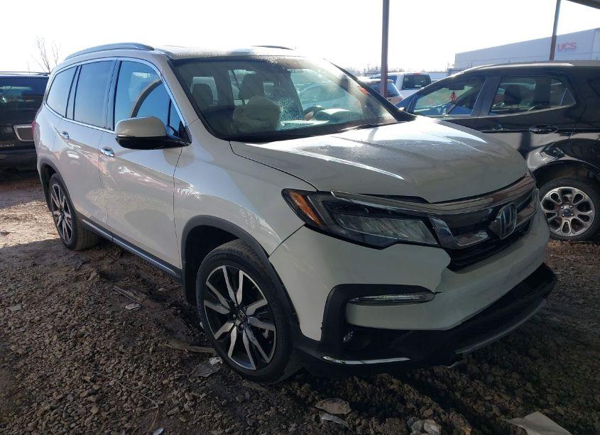 2021 Honda Pilot 2WD TOURING 8 PASSENGER (VIN 5FNYF5H90MB007040) main photo