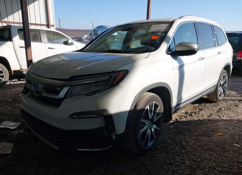 Photo 2 of 2021 Honda Pilot 2WD TOURING 8 PASSENGER (VIN 5FNYF5H90MB007040)
