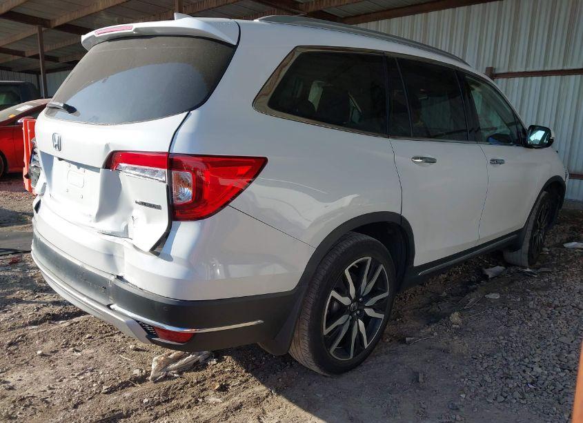 Photo 4 of 2021 Honda Pilot 2WD TOURING 8 PASSENGER (VIN 5FNYF5H90MB007040)