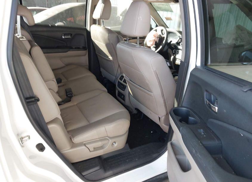 Photo 8 of 2021 Honda Pilot 2WD TOURING 8 PASSENGER (VIN 5FNYF5H90MB007040)