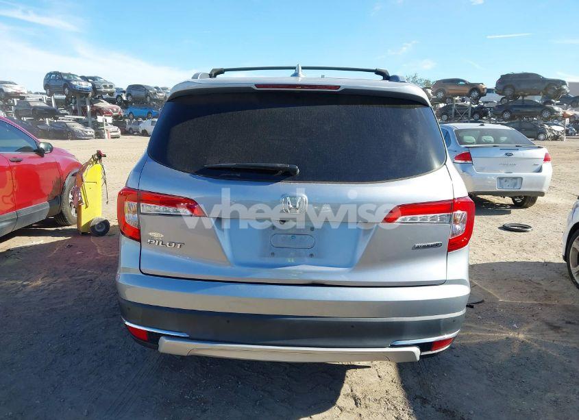 Photo 16 of 2021 Honda Pilot 2WD TOURING 8 PASSENGER (VIN 5FNYF5H90MB011492)