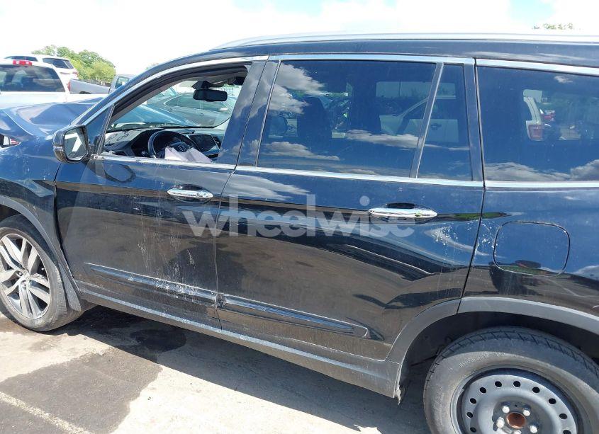 Photo 14 of 2017 Honda Pilot TOURING (VIN 5FNYF5H91HB038268)