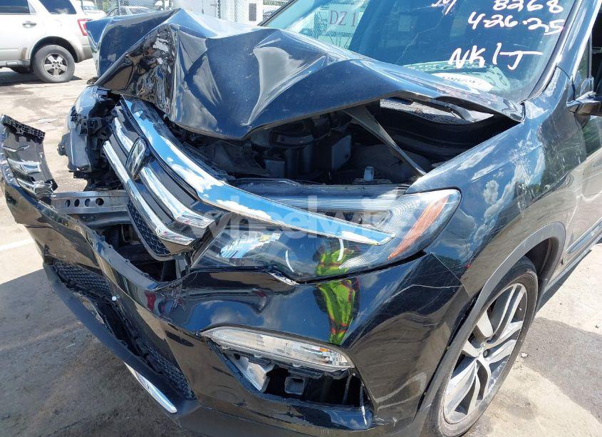 Photo 6 of 2017 Honda Pilot TOURING (VIN 5FNYF5H91HB038268)