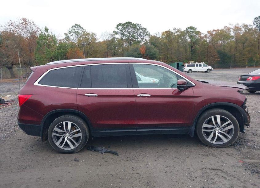 Photo 13 of 2018 Honda Pilot TOURING (VIN 5FNYF5H91JB003302)