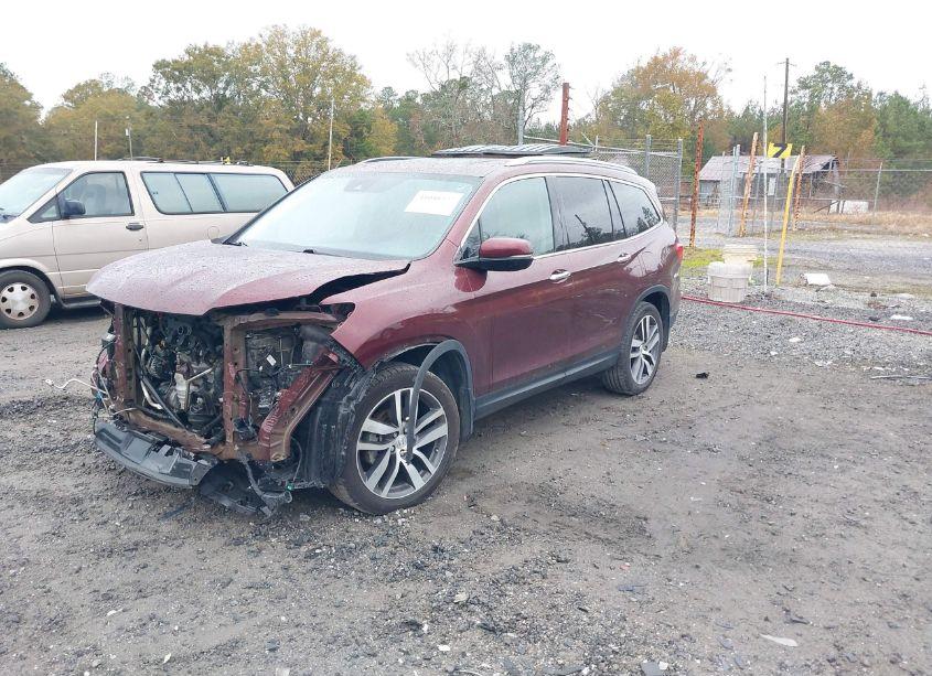 Photo 2 of 2018 Honda Pilot TOURING (VIN 5FNYF5H91JB003302)