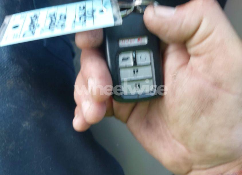 Photo 11 of 2017 Honda Pilot TOURING (VIN 5FNYF5H92HB026422)