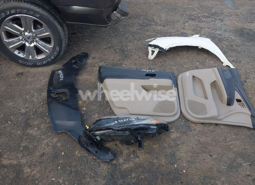 Photo 12 of 2017 Honda Pilot TOURING (VIN 5FNYF5H92HB026422)