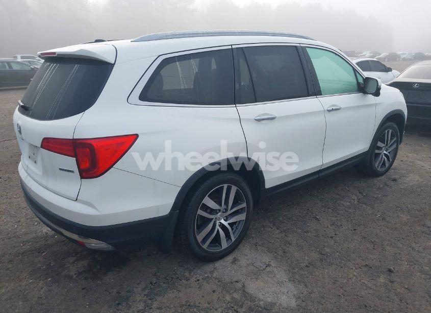 Photo 4 of 2017 Honda Pilot TOURING (VIN 5FNYF5H92HB026422)