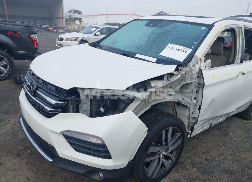 Photo 6 of 2017 Honda Pilot TOURING (VIN 5FNYF5H92HB026422)