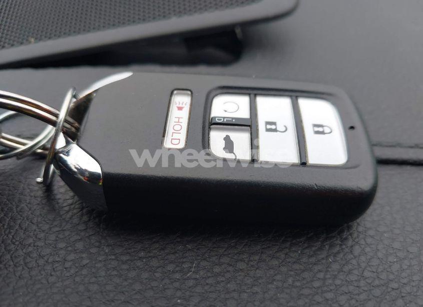 Photo 11 of 2017 Honda Pilot TOURING (VIN 5FNYF5H92HB030390)