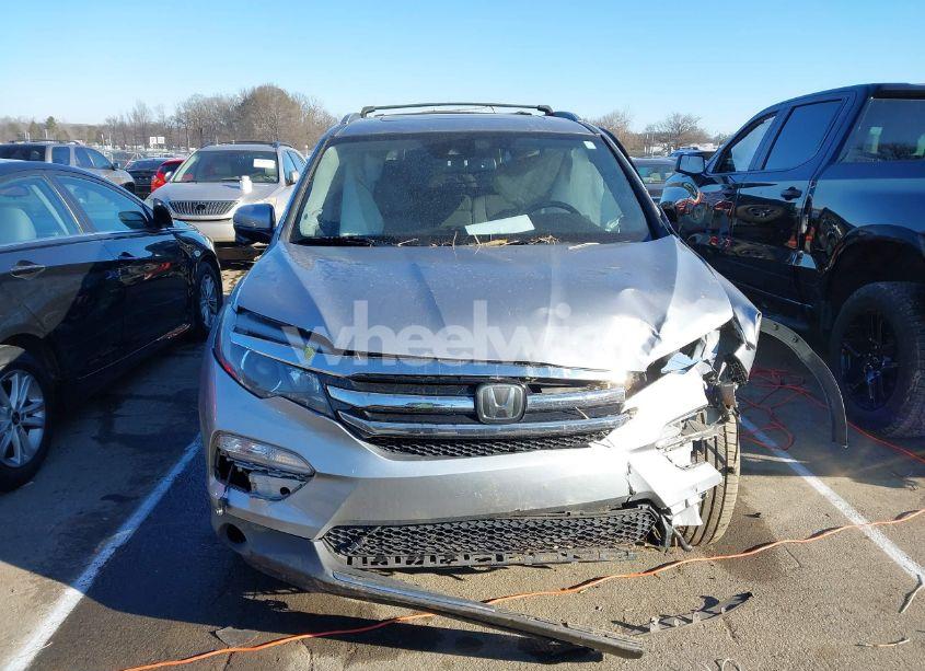 Photo 12 of 2017 Honda Pilot TOURING (VIN 5FNYF5H92HB030390)