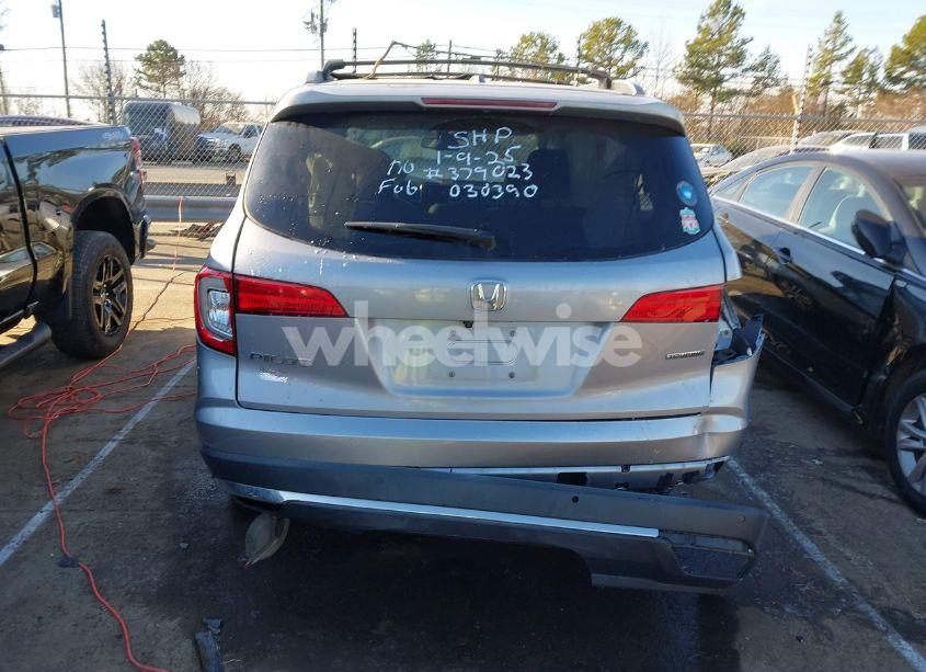 Photo 16 of 2017 Honda Pilot TOURING (VIN 5FNYF5H92HB030390)