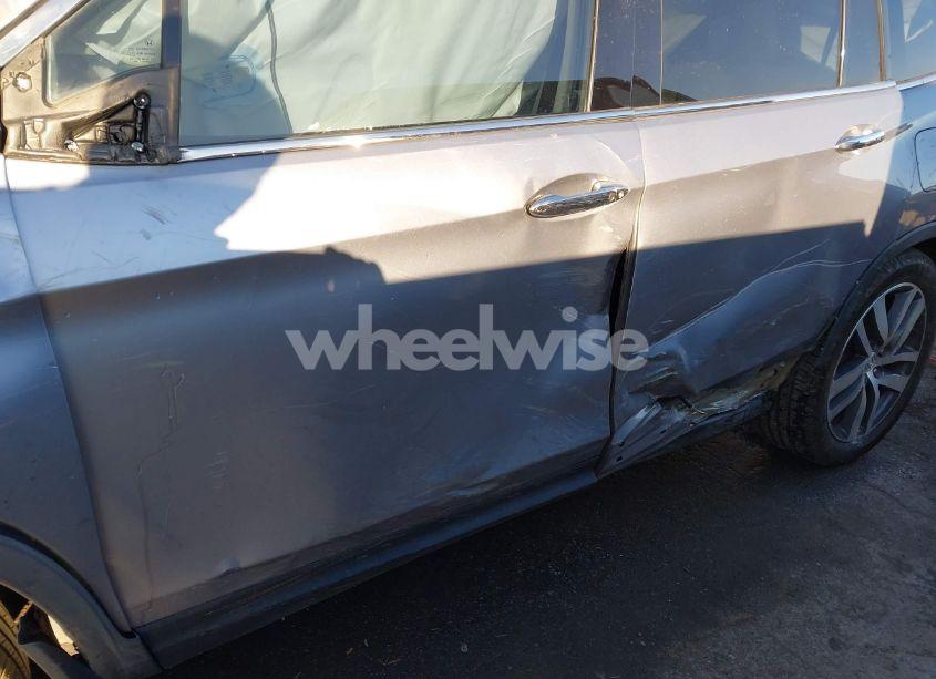 Photo 17 of 2017 Honda Pilot TOURING (VIN 5FNYF5H92HB030390)