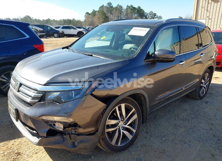 Photo 2 of 2017 Honda Pilot TOURING (VIN 5FNYF5H92HB038893)