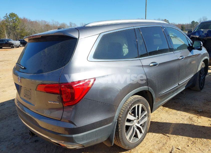 Photo 4 of 2017 Honda Pilot TOURING (VIN 5FNYF5H92HB038893)