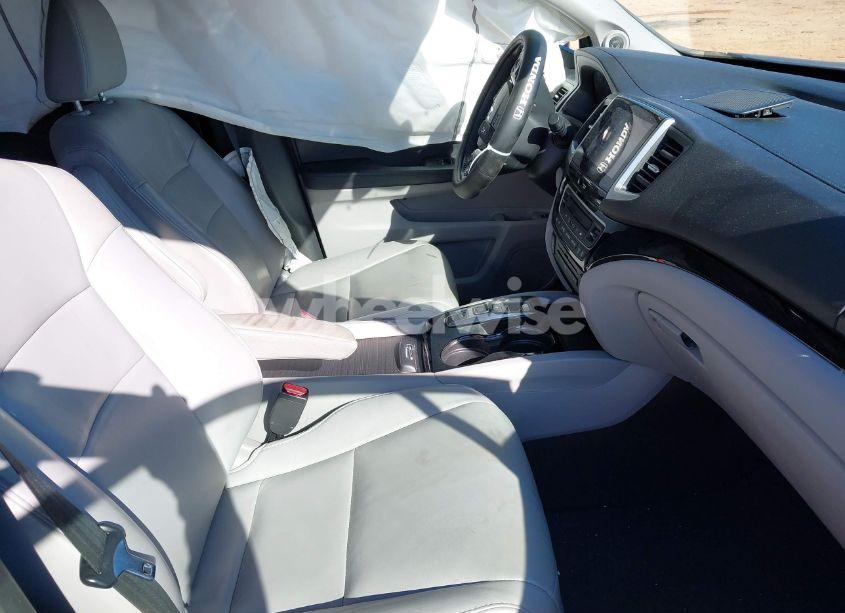 Photo 5 of 2017 Honda Pilot TOURING (VIN 5FNYF5H92HB038893)