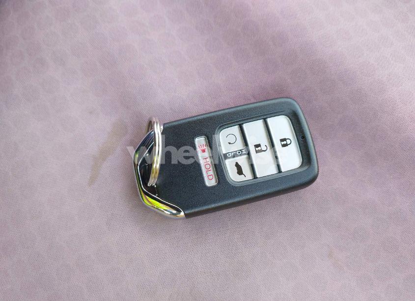 Photo 11 of 2016 Honda Pilot TOURING (VIN 5FNYF5H93GB005898)