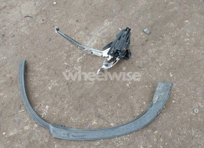 Photo 12 of 2016 Honda Pilot TOURING (VIN 5FNYF5H93GB005898)