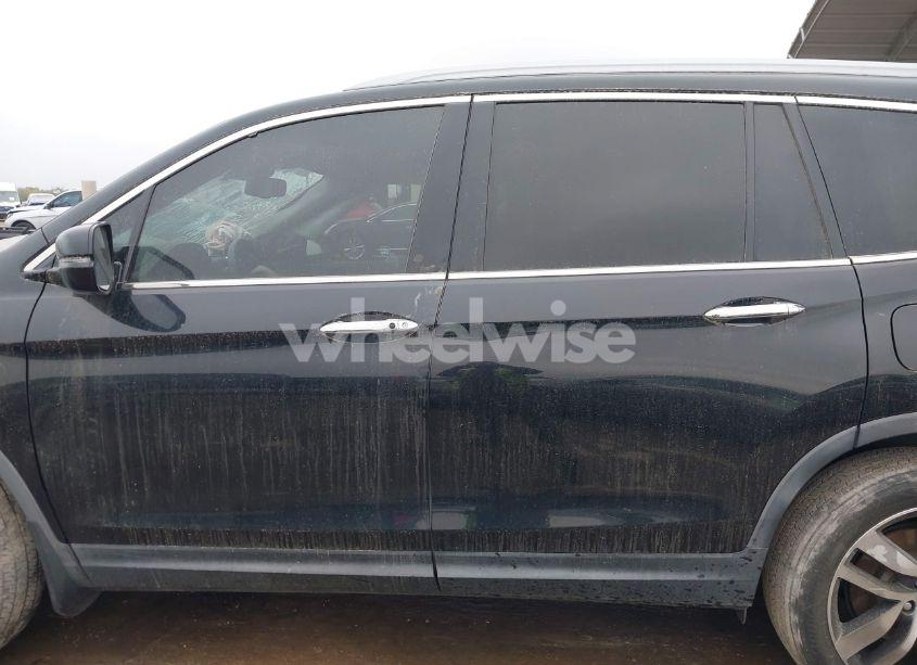 Photo 15 of 2016 Honda Pilot TOURING (VIN 5FNYF5H93GB005898)