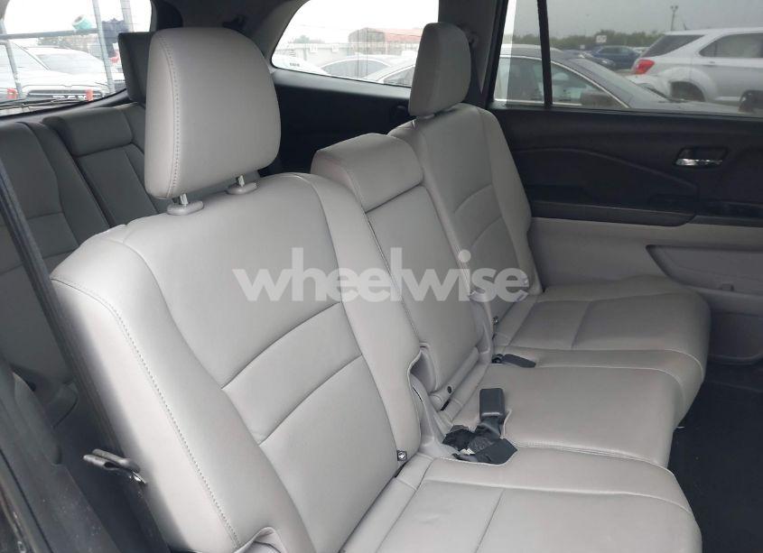 Photo 8 of 2016 Honda Pilot TOURING (VIN 5FNYF5H93GB005898)