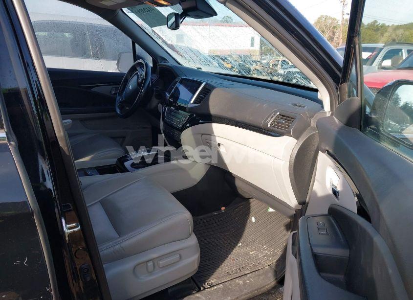 Photo 5 of 2016 Honda Pilot TOURING (VIN 5FNYF5H93GB031210)