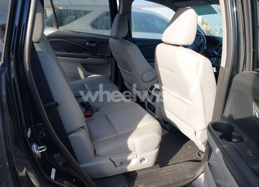 Photo 8 of 2016 Honda Pilot TOURING (VIN 5FNYF5H93GB031210)