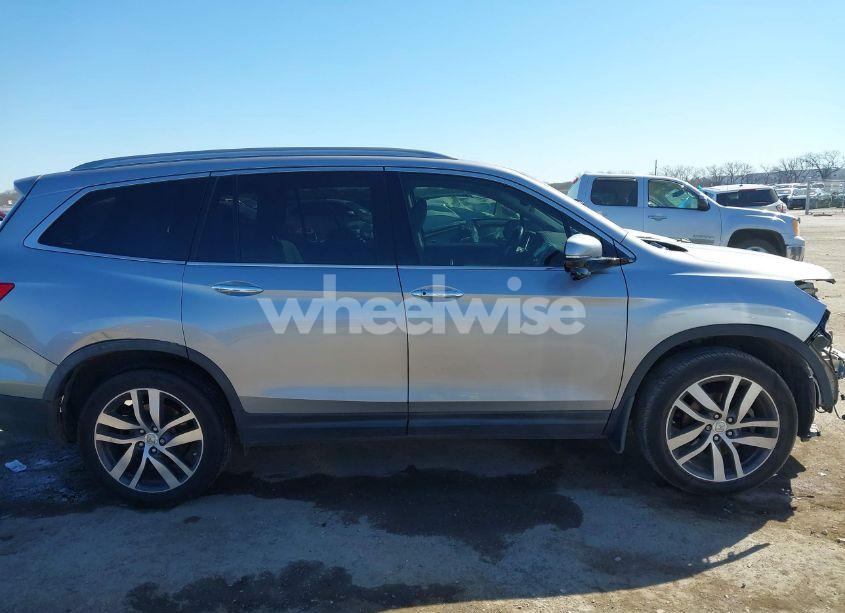 Photo 13 of 2017 Honda Pilot TOURING (VIN 5FNYF5H93HB008088)
