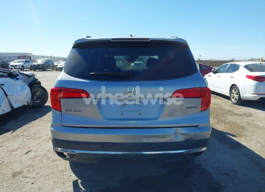 Photo 16 of 2017 Honda Pilot TOURING (VIN 5FNYF5H93HB008088)