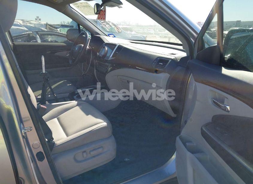 Photo 5 of 2017 Honda Pilot TOURING (VIN 5FNYF5H93HB008088)