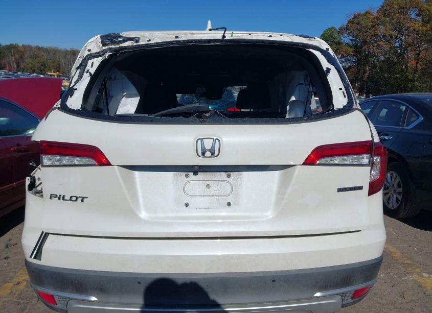 Photo 15 of 2019 Honda Pilot TOURING (VIN 5FNYF5H93KB017574)