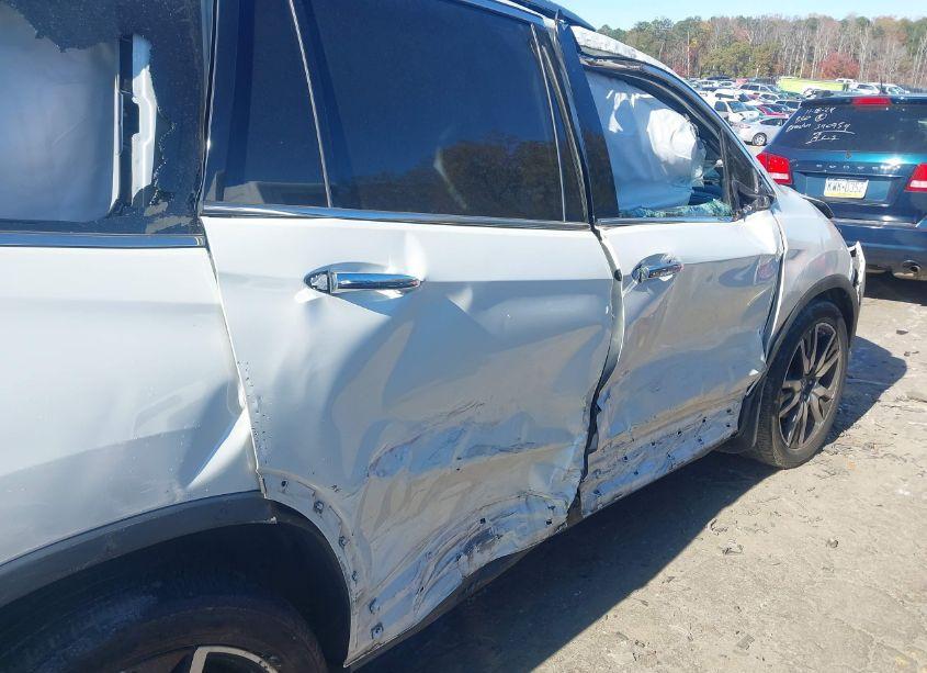 Photo 16 of 2019 Honda Pilot TOURING (VIN 5FNYF5H93KB017574)