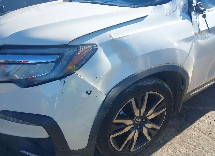 Photo 18 of 2019 Honda Pilot TOURING (VIN 5FNYF5H93KB017574)