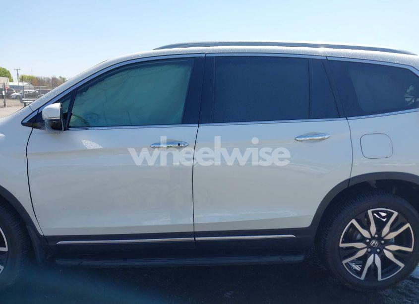 Photo 14 of 2019 Honda Pilot TOURING (VIN 5FNYF5H93KB021978)