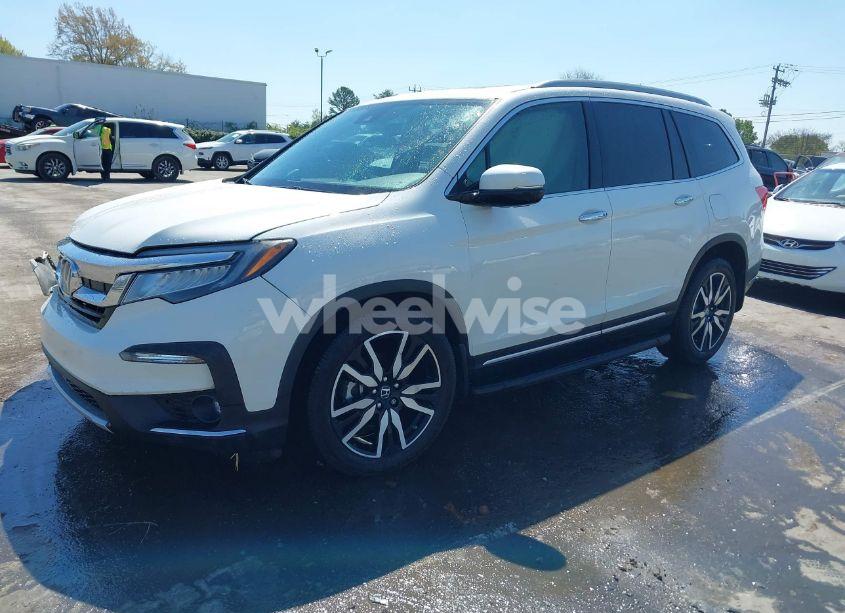 Photo 2 of 2019 Honda Pilot TOURING (VIN 5FNYF5H93KB021978)