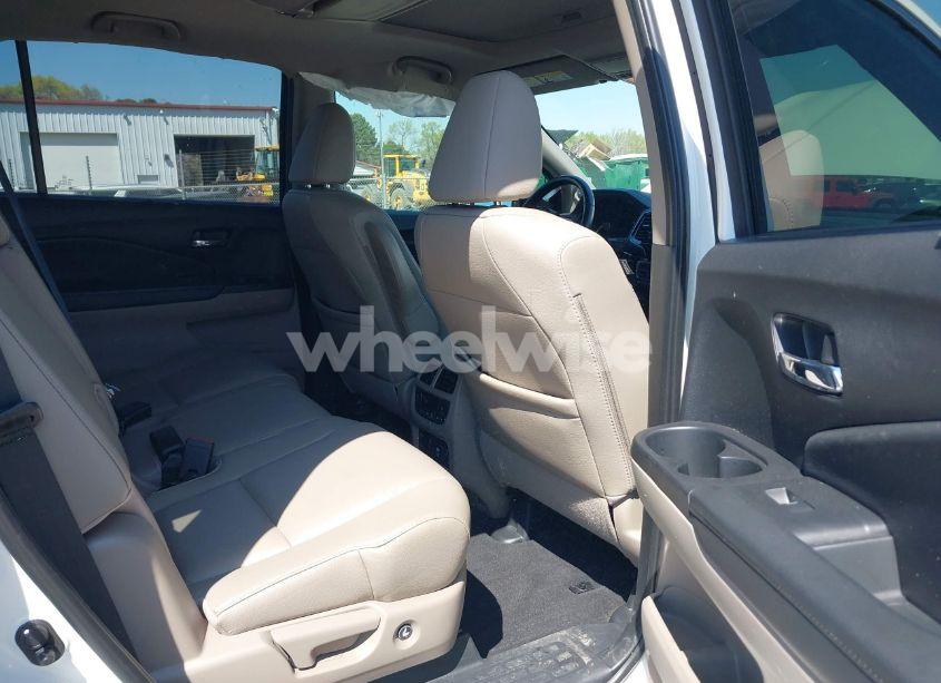 Photo 8 of 2019 Honda Pilot TOURING (VIN 5FNYF5H93KB021978)