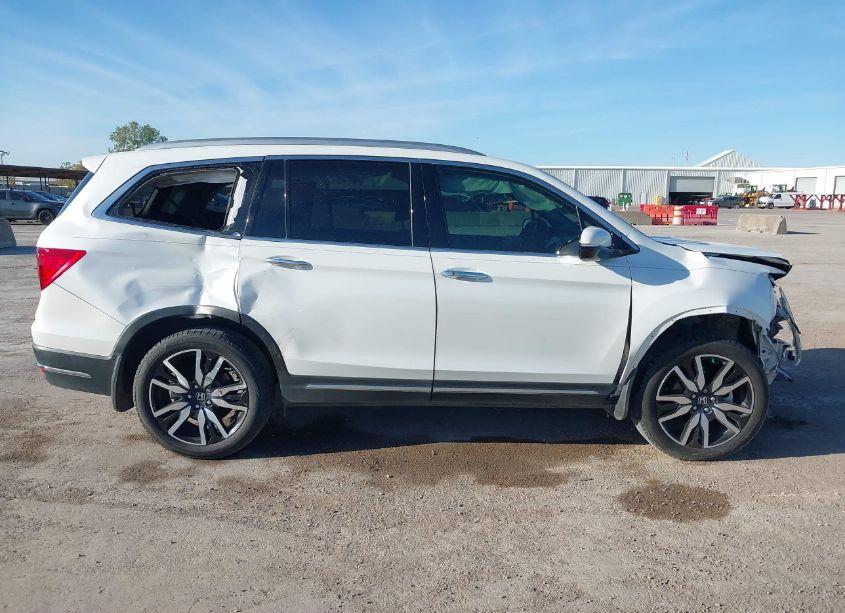Photo 14 of 2020 Honda Pilot 2WD TOURING 8 PASSENGER (VIN 5FNYF5H93LB009587)