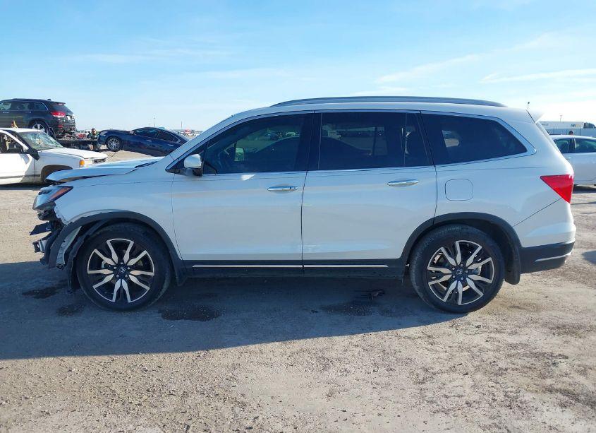 Photo 15 of 2020 Honda Pilot 2WD TOURING 8 PASSENGER (VIN 5FNYF5H93LB009587)