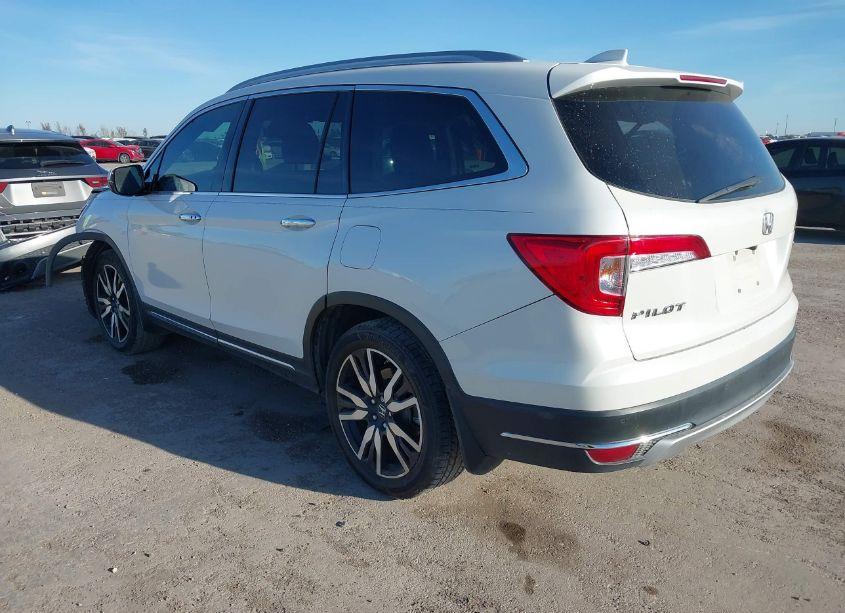 Photo 3 of 2020 Honda Pilot 2WD TOURING 8 PASSENGER (VIN 5FNYF5H93LB009587)