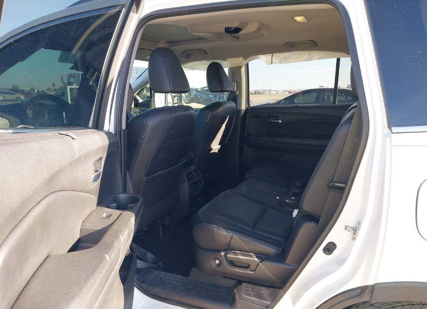 Photo 8 of 2020 Honda Pilot 2WD TOURING 8 PASSENGER (VIN 5FNYF5H93LB009587)