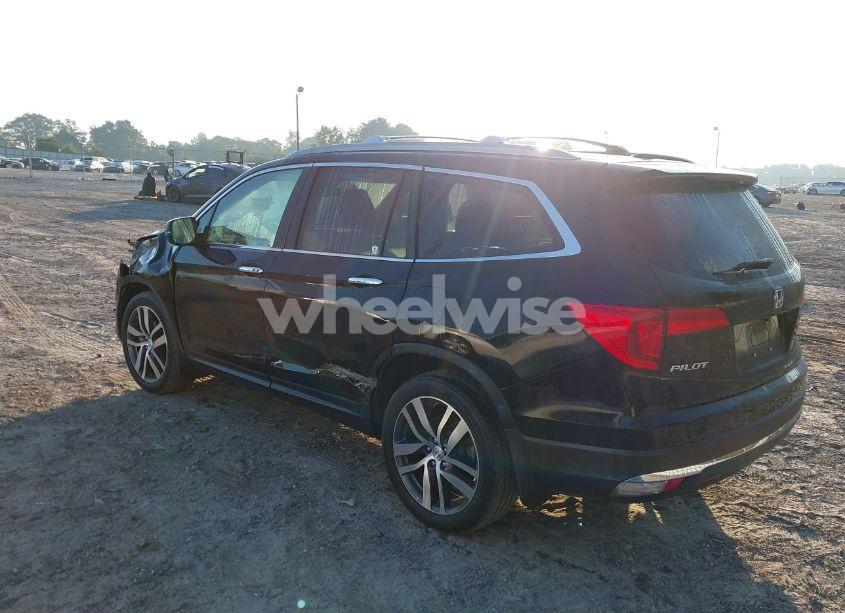 Photo 3 of 2016 Honda Pilot TOURING (VIN 5FNYF5H94GB037310)