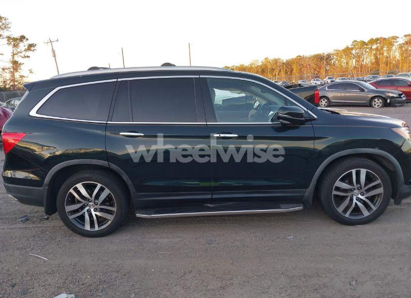 Photo 13 of 2016 Honda Pilot TOURING (VIN 5FNYF5H94GB041356)