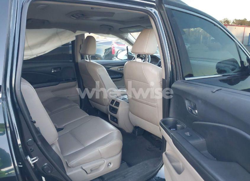 Photo 8 of 2016 Honda Pilot TOURING (VIN 5FNYF5H94GB041356)
